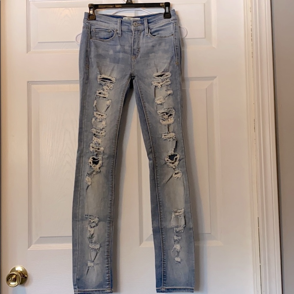 Barely worn ripped stretchy skinny jeans